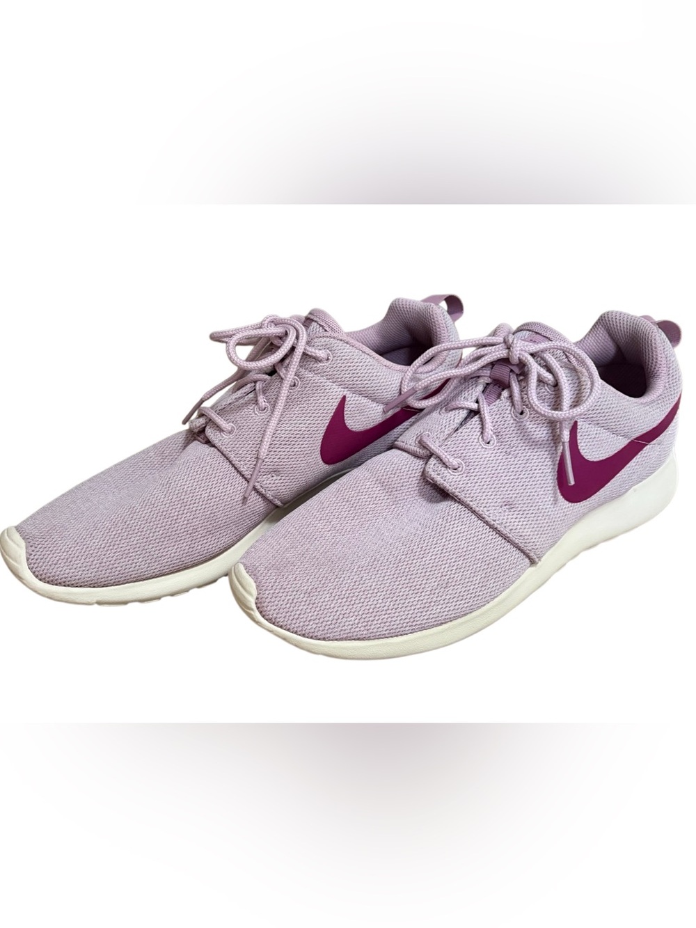 The Nike Roshe One Women's Shoe size 9; Plum Chalk/True Berry/Light Cream